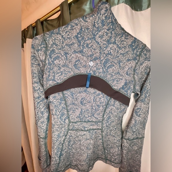 Lululemon Define Jacket *Brushed
Rose Herringbone Alberta Lake (teal) & black - Picture 5 of 8